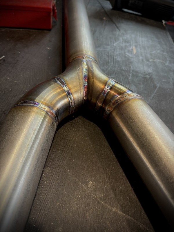 Ligne inox type M5 en double sortie pour BMW 530D E60 – Fabrication sur mesure à Chalon-sur-Saône